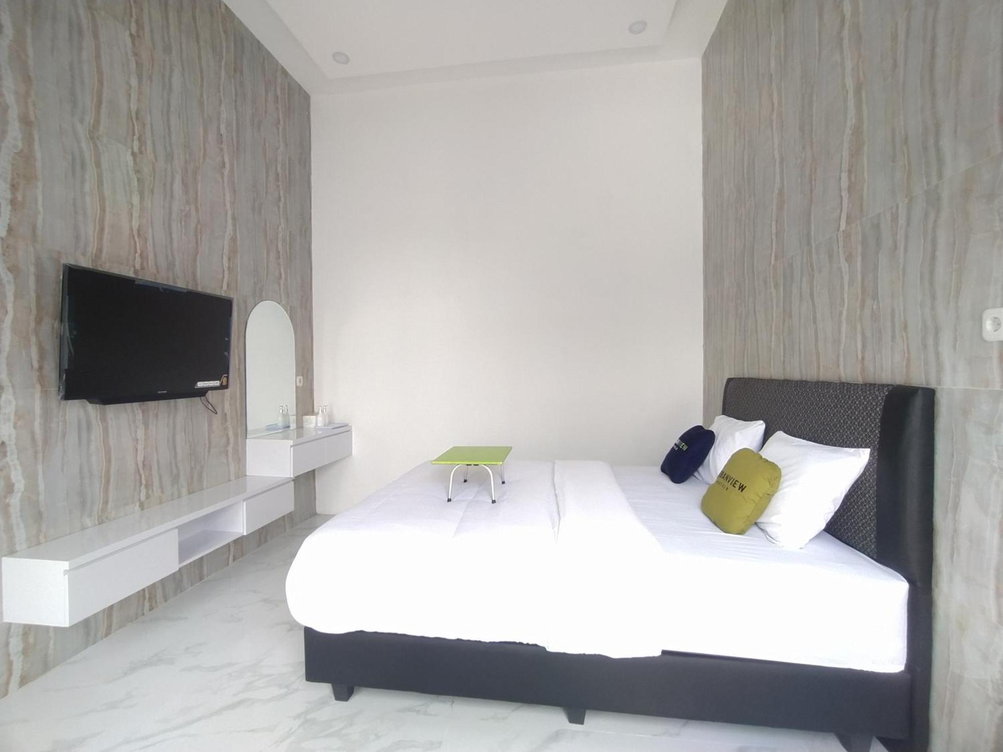 Urbanview Hotel Nimara Ngawi By Reddoorz Exterior foto